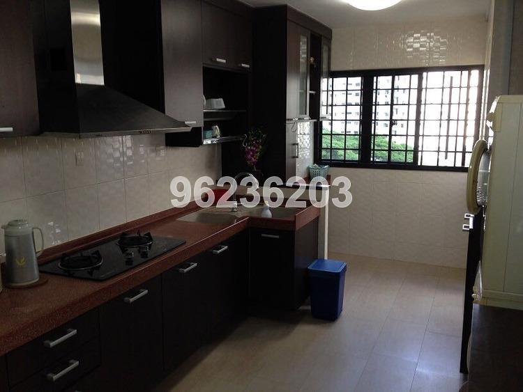 Blk 240 Jurong East Street 21 (Jurong East), HDB 5 Rooms #165489342